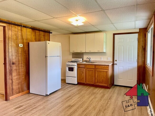 Building Photo - 68 Upper Hollow Rd Unit 2 Rental