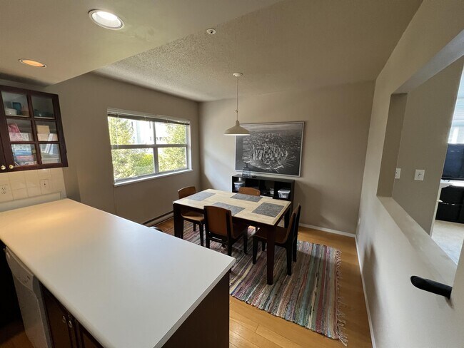 Photo - 550 Blue Girl Way