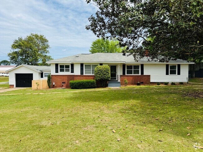 Building Photo - Paradise in Tallassee Rental