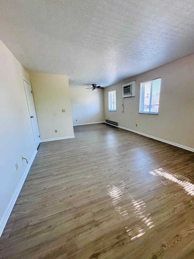 Photo - 1408 Jackson Ln Unit 3