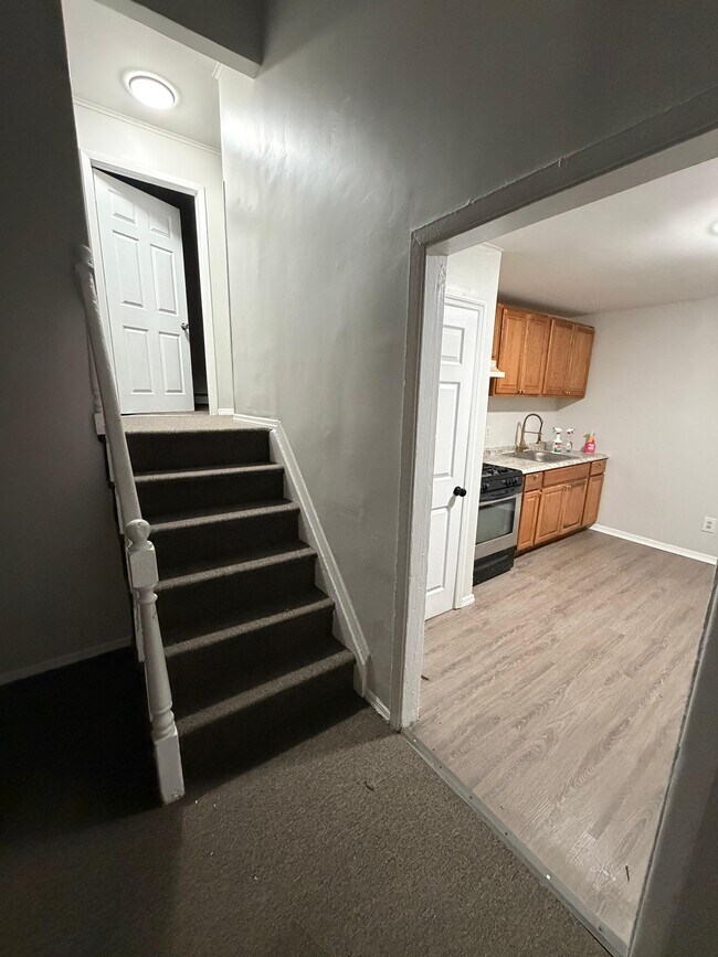 Photo - 958 Taylor Ave