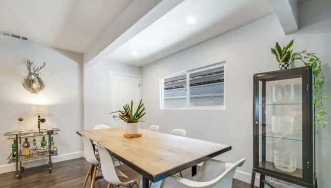 Photo - 812 Merwin St