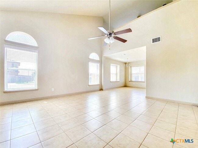 Photo - 723 Spectrum Dr