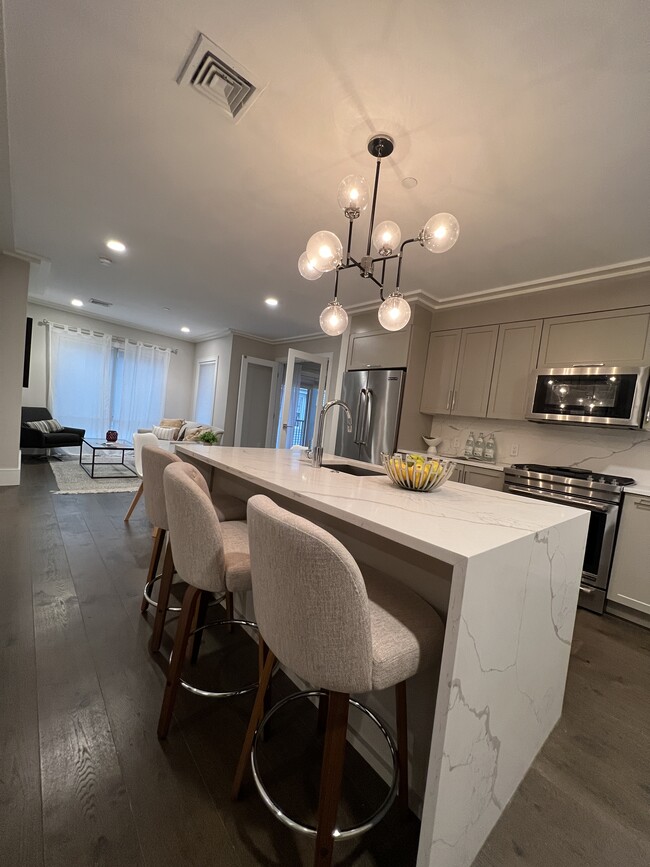 Photo - 214 Market St