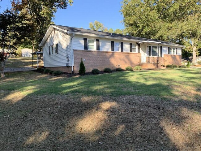115 Carole Dr