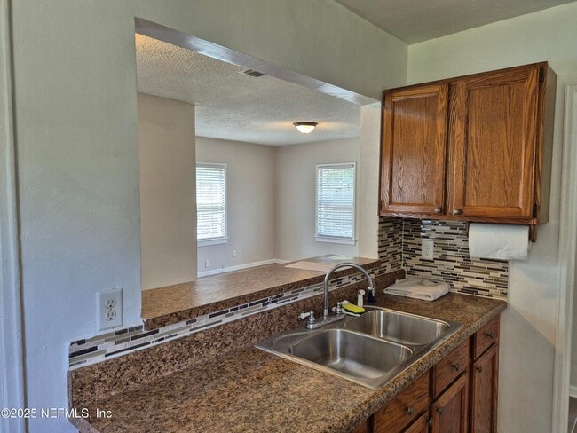 Photo - 4717 Cambridge Rd