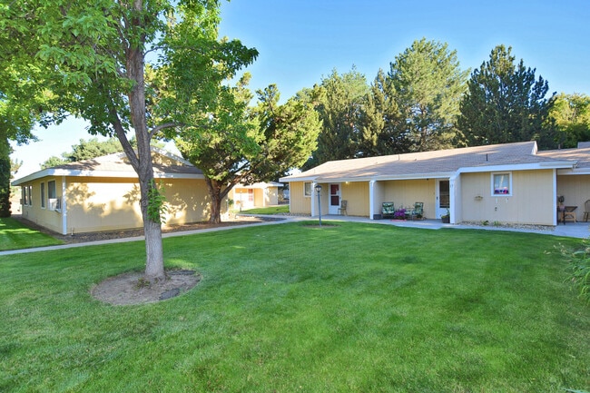 Photo - Ontario Manor