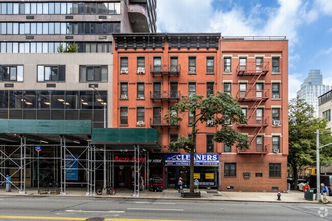 Photo - 448 E 87th St