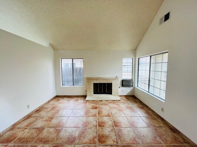 Photo - 36823 Hillcrest Dr