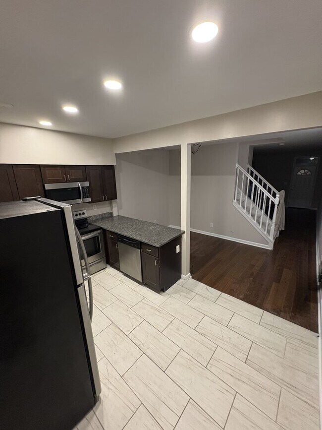 Photo - 914 N Eden St