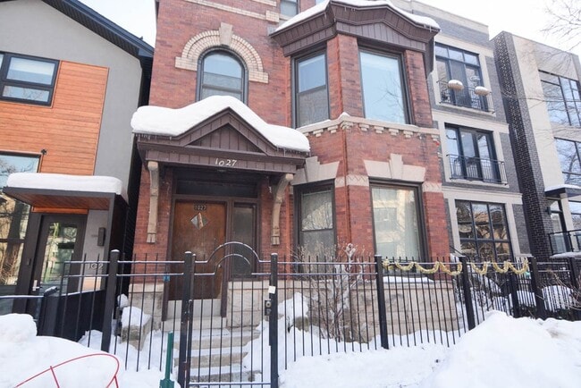 Building Photo - 1027 N Honore St Unit 1F