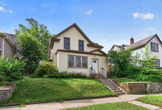 Photo - 754 5th St E Unidad 2