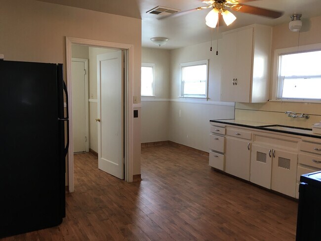 Photo - Beautiful 2 bed 1 bath house in the country!