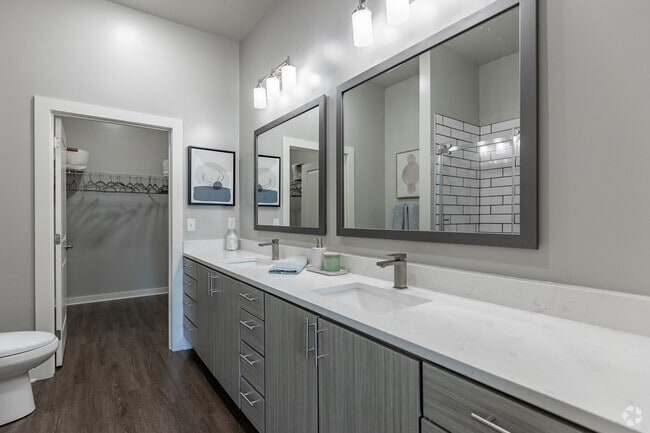 2BR, 2BA - B1B - 1,151SF - Bathroom