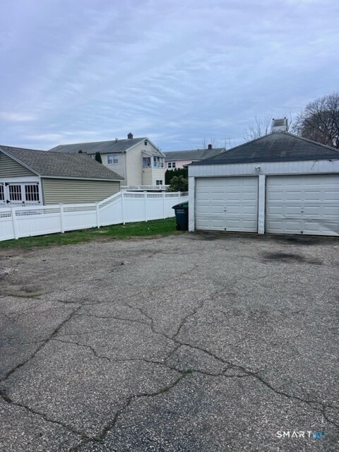 Photo - 183 Hawley Ave Unidad 1stfl