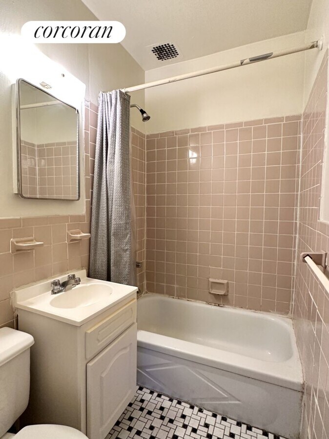 1670 York Ave Apartment New York, NY