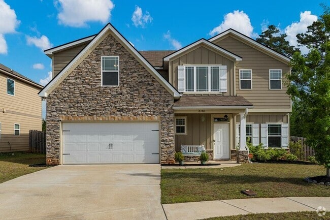 Building Photo - Spacious & Stylish Living – Available for ... Rental
