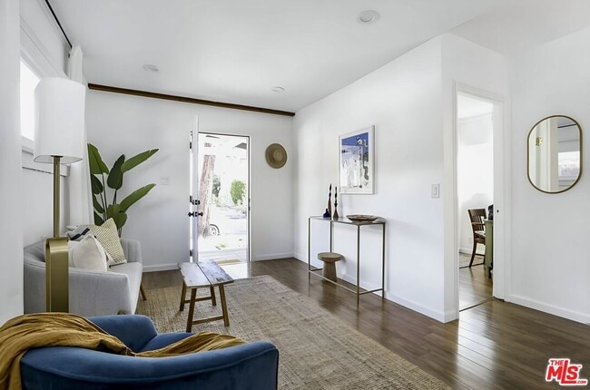 Photo - 619 S Louise St