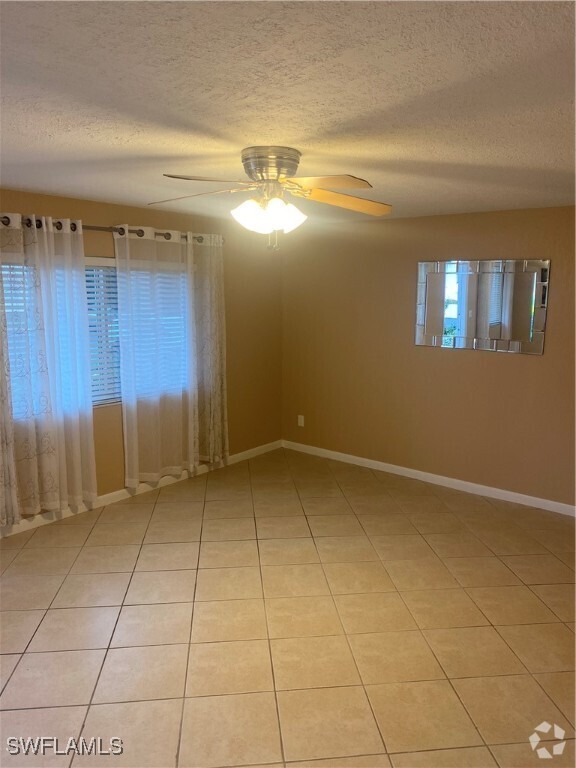 Building Photo - 4629 Bayshore Dr Unit J3 Rental