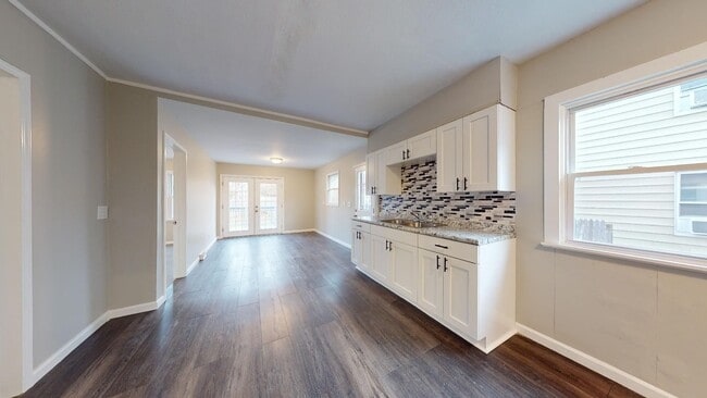 Building Photo - Jefferson Area - 3 Bedroom Single Family Home (between Lorain and Triskett)