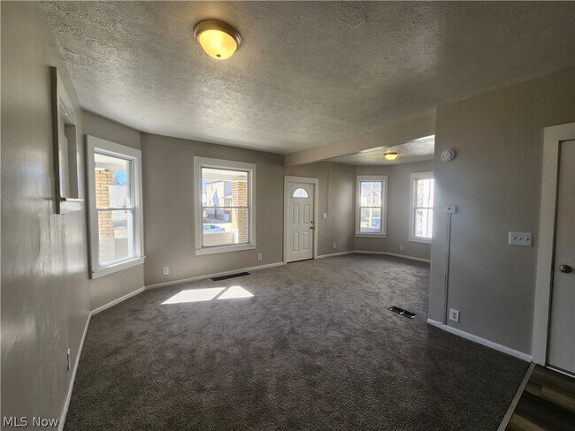 Photo - 2063 W 104th St