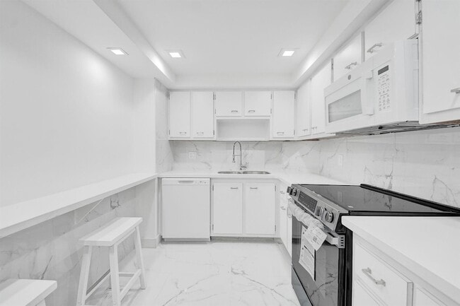 Photo - 3800 N Hills Dr Unidad 208