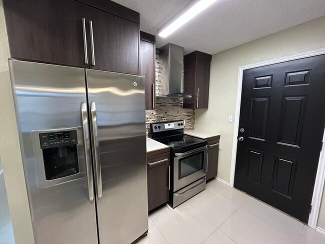 Photo - 3921 Zinnia Ave