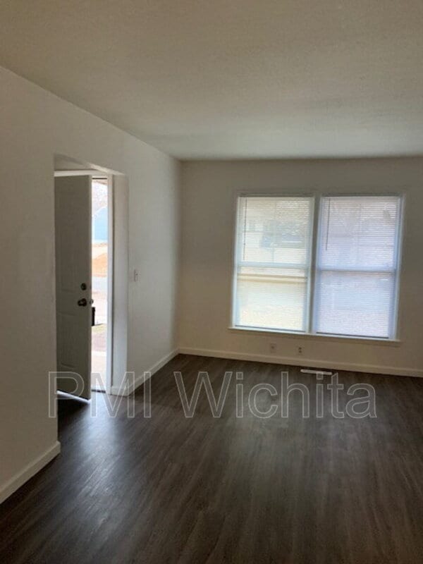 Photo - 2328 S Broadview St