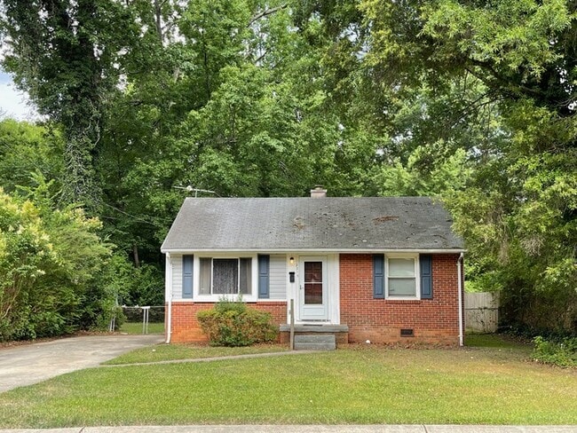 Photo - 2315 Finchley Dr