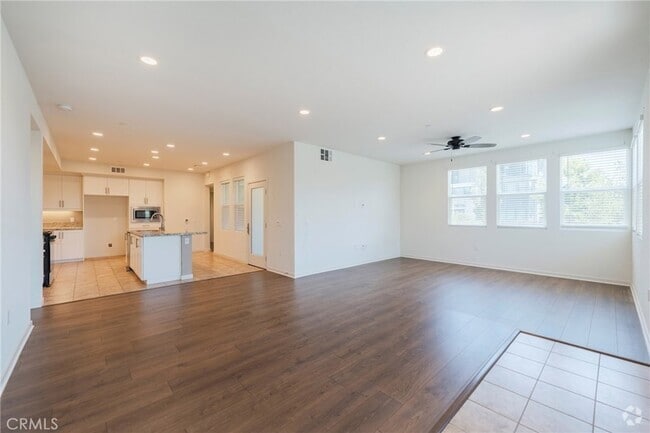 Building Photo - 1100 Epic Rental