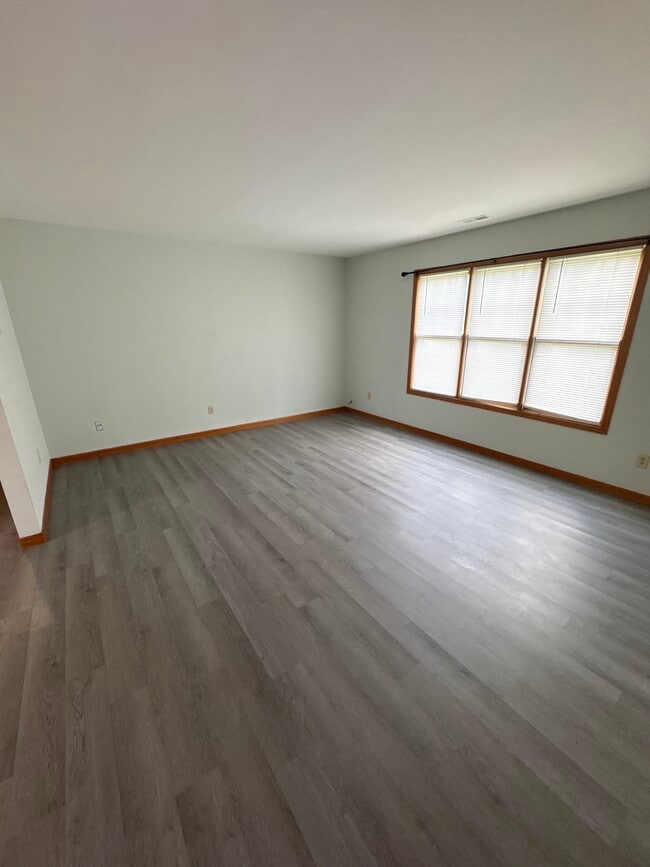 Building Photo - 917 E Glen Park Ave Unit 1W Rental