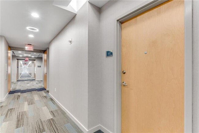 Photo - 860 Peachtree St NE Unidad 1112