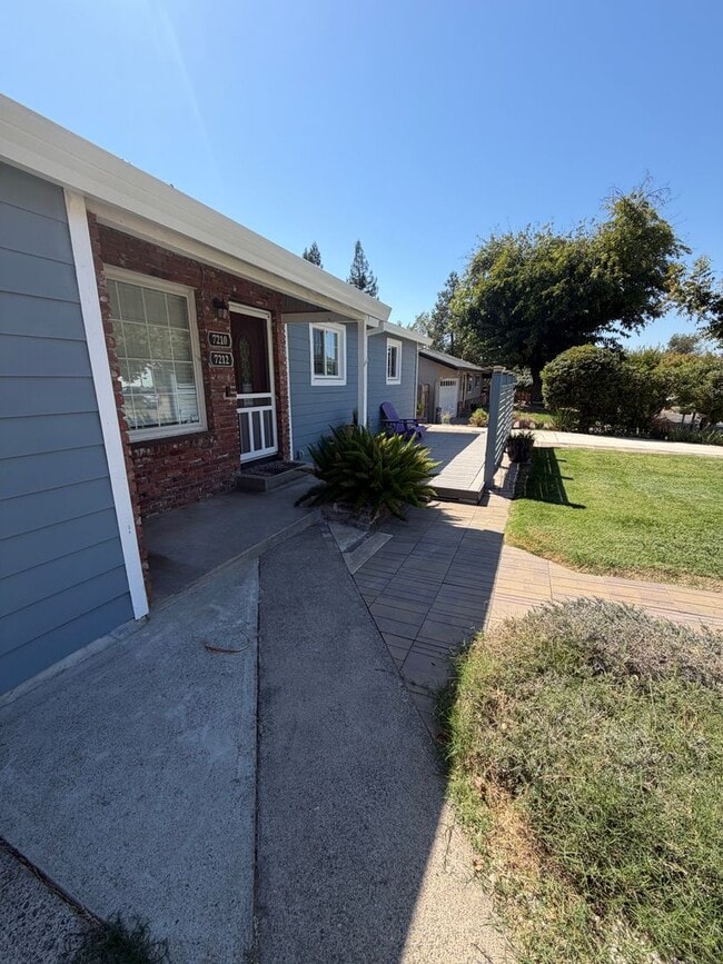 7210 Zelinda Dr