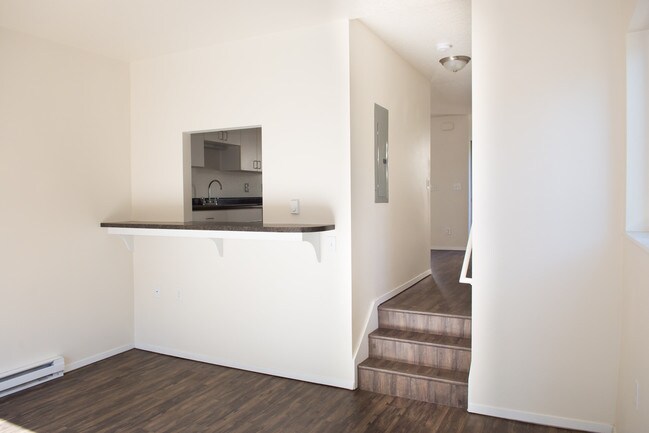 Photo - Kinneman Square Unit 1