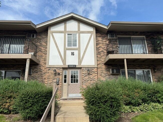 Building Photo - 9S220 Lake Dr Unit 16A-102
