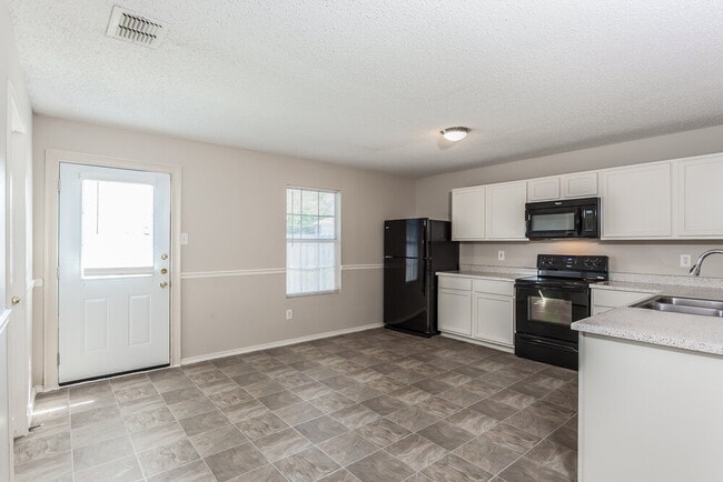 Photo - 918 Anvil Creek Dr
