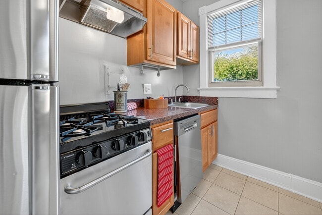 Designer Finish - Bright Kitchen