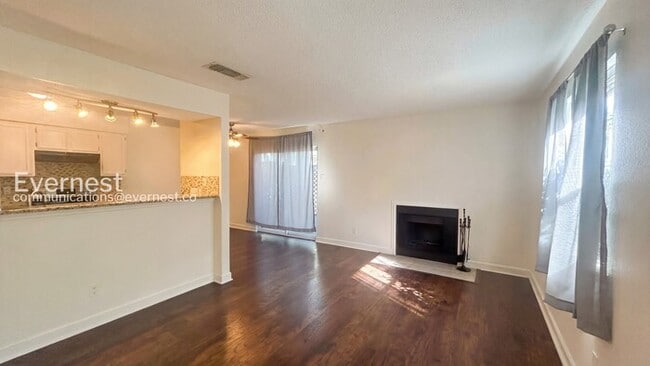 Photo - 900 Taulbee Ln Unidad APT 106