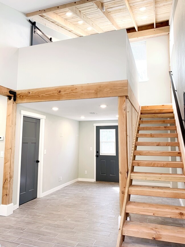 Photo - 387 Manley Rd Unidad A