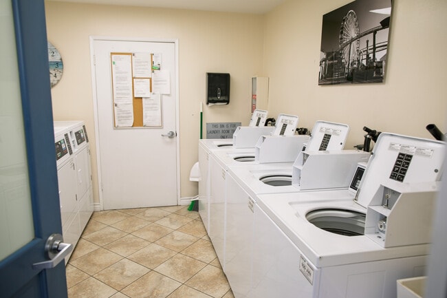 Photo - 2721 2nd St Unidad 202