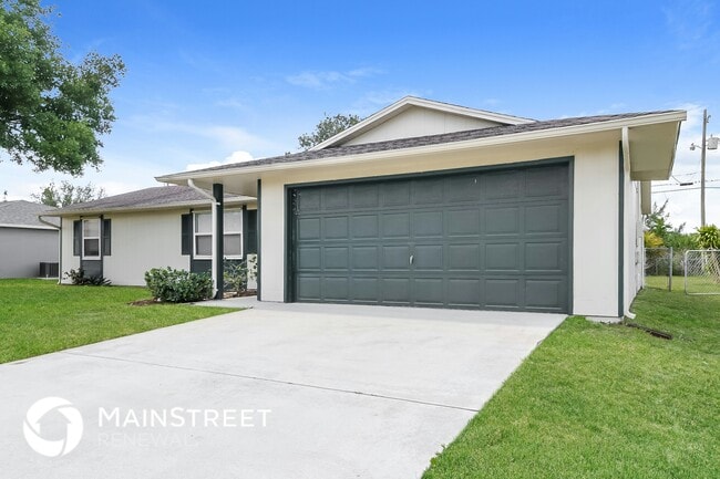 Photo - 1562 SW Calmar Ave