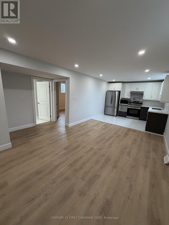 Photo - 2281 Southport Cresent