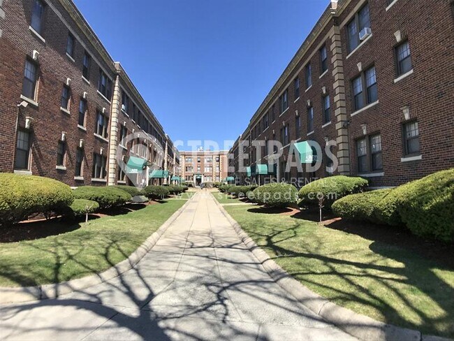 Building Photo - 1 bedroom in Malden MA 02148 Rental