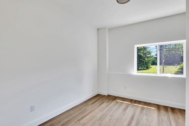 Photo - 36 Pawling Ave Unit 100