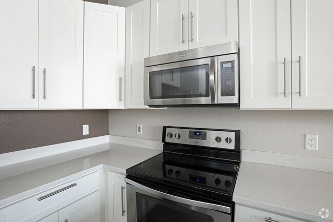 AERIE 1BD, 1BA - 611 SF