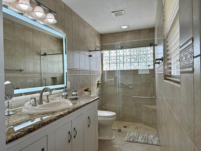 Photo - 2515 SE Petit Ln