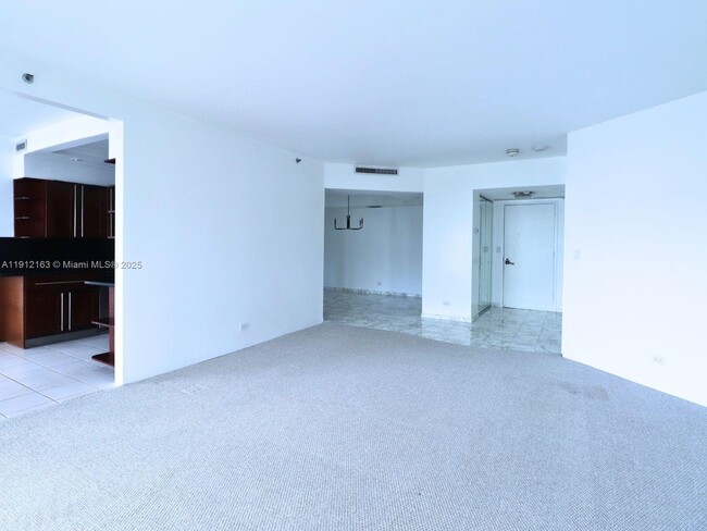 Photo - 20191 E Country Club Dr Unit 805