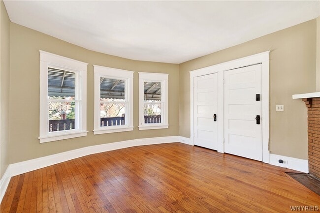 Photo - 76 Vernon Pl