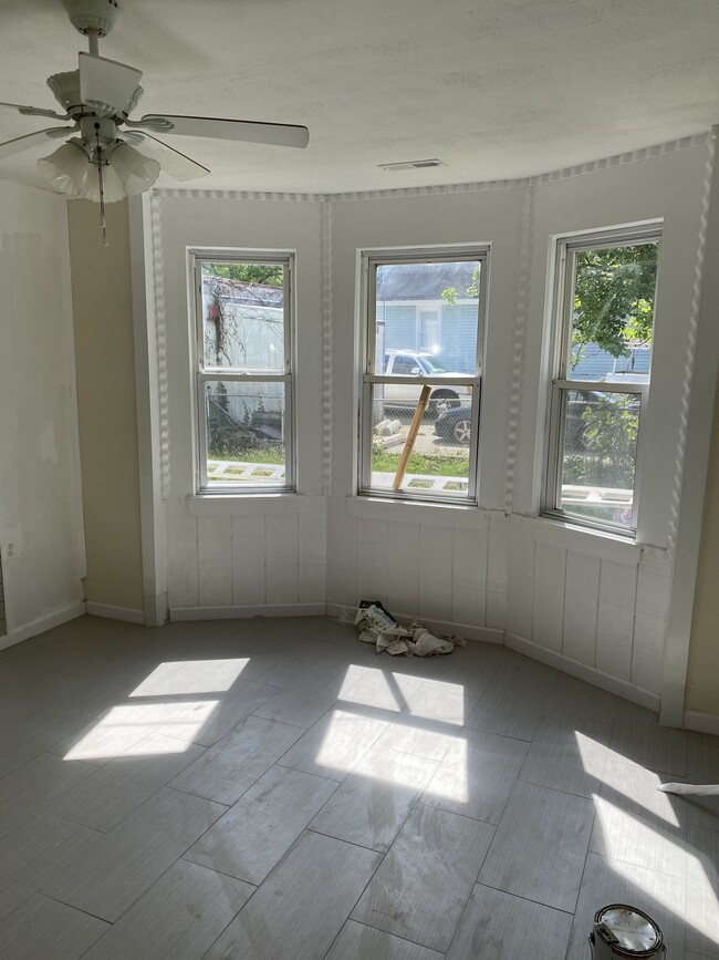 Photo - 208 W Adams Ave