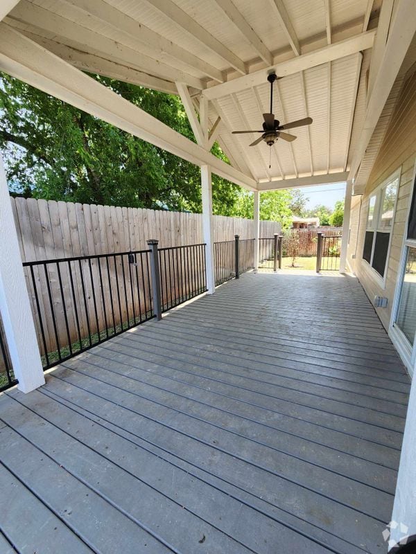 Building Photo - 922 Ashwood Dr Rental